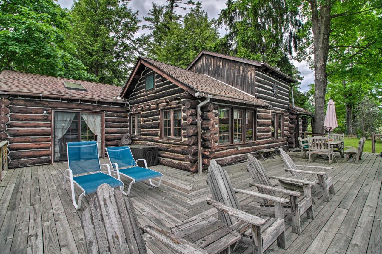 Waterfront Lake George Cabin Walk To Water 外观 照片
